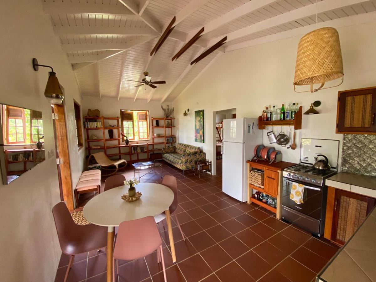 Sea Cliff Eco-Cottages & Gin Distillery Calibishie Eksteriør billede